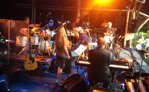 971518_557581857612862_761746014_n