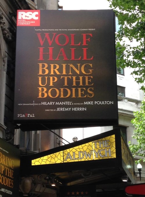 Bring Up The Bodies theatr