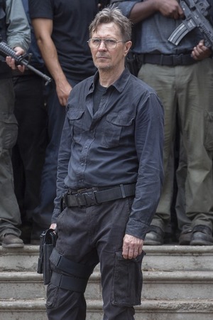 movies-dawn-of-the-planet-of-the-apes-gary-oldman