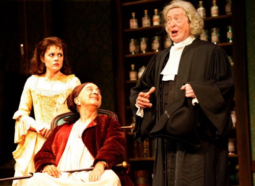 The-Hypochondriac-Lisa-Diveney-AngeliqueTony-Robinson-Argan-David-Collings-Diafoirehoea-Photo-credit-Simon-Annand-ref322-1024x747