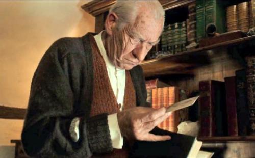 Sir-Ian-McKellen-as-Sherlock-Holmes-in-Mr.-Holmes