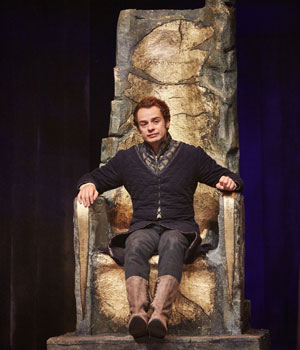 Alex-Waldmann-Henry-VI-The-Wars-at-the-Rose-Theatre.-Photo-by-Mark-Douet-C31B2287