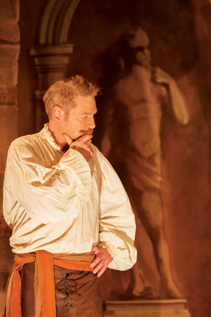 HARLEQUINADE by Rattigan, , Writer - Terance Ratigan, Directors - Kenneth Branagh and Rob Ashford, Set and Costume - Christopher Oram, Kenneth Branagh Theatre Company, 2015, Credit: Johan Persson/