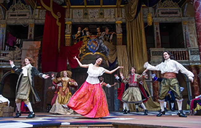Gugu Mbatha-Raw (Nell Gwynn), centre, in Nell Gwynn by Jessica Swale @ Shakespeare's Globe. Directed by Christopher Luscombe. (Opening 24-09-15) ©Tristram Kenton 09/15 (3 Raveley Street, LONDON NW5 2HX TEL 0207 267 5550 Mob 07973 617 355)email: tristram@tristramkenton.com