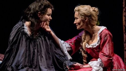 _86938851_queenanne1