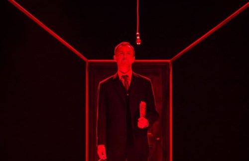 John-Simm-in-The-Homecoming.-Photography-by-Marc-Brenner1.jpg1-700x455