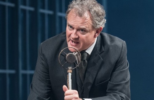Hugh-Bonneville-in-An-Enemy-of-the-People-at-the-Chichester-Minerva-700x455