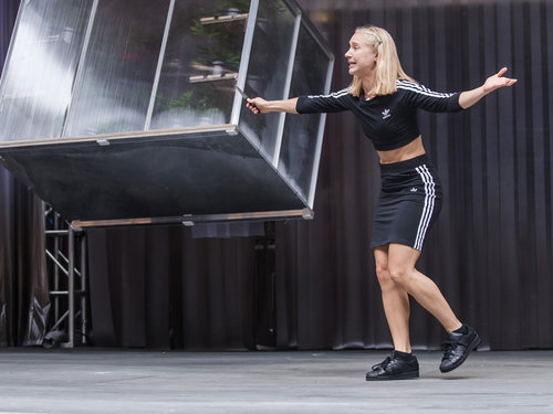 imogen-shakespearesglobe-17822x