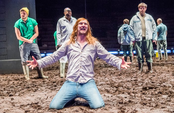 Midsummer-Nights-Dream-Young-Vic-153-700x455