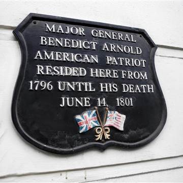 1410307-benedict-arnold-story_2f5df03f30553325e918b42d493f124f.nbcnews-fp-360-360