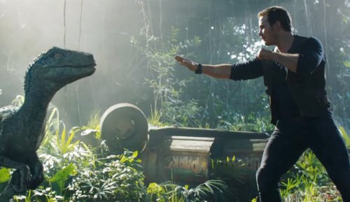 jurassic-world-fallen-kingdom-chris-pratt-reunites-with-blue