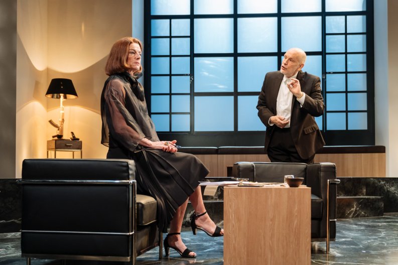 merlin_156596235_11cfb993-df97-4796-84bb-b3a9752f4d0c-superJumbo