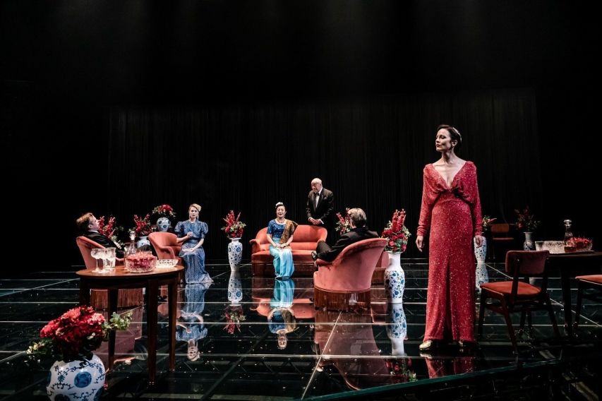 Rachael-Stirling-left-as-Susan-Traherne-members-of-the-company-in-PLENTY-at-Chichester-Festival-Theatre-Photo-The-Other-Richard_204