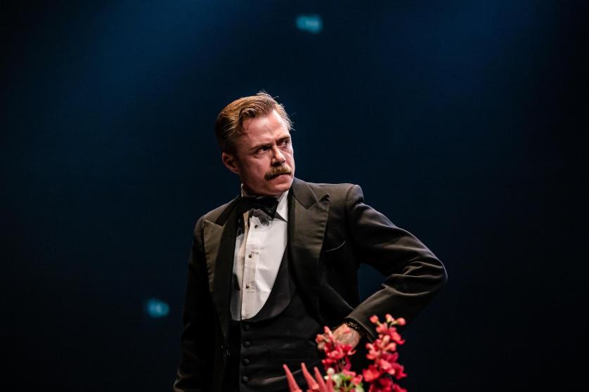 rory-keenan-raymond-brock-in-plenty-at-chichester-festival-theatre-photo-the-other-richard-210