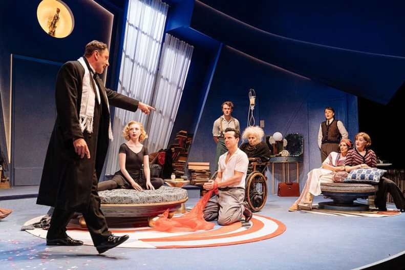 present-laughter-old-vic-theatre-3