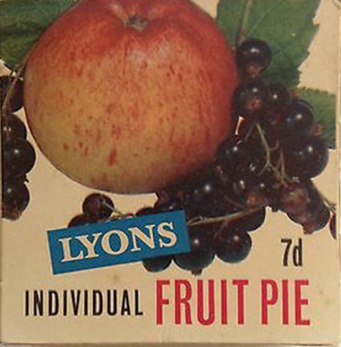 Vintage-Shop-Advertising-Display-Lyons-Fruit-Pie-Box